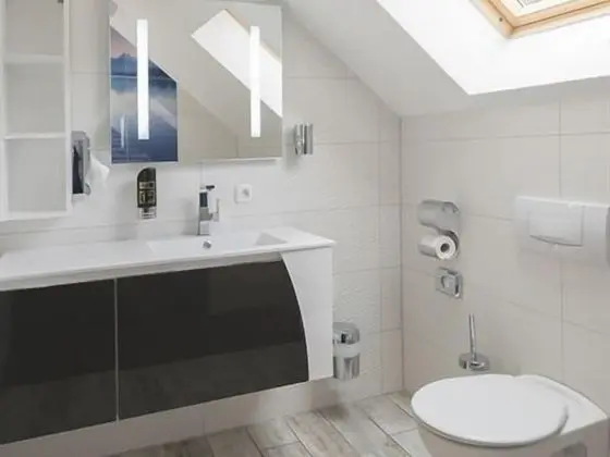 Tek Büyük Yataklı Oda, Banyolu/Duşlu (seitlichem Seeblick)