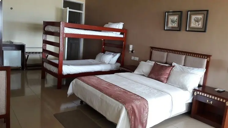 Deluxe Dört Kişilik Oda, Göl Manzaralı