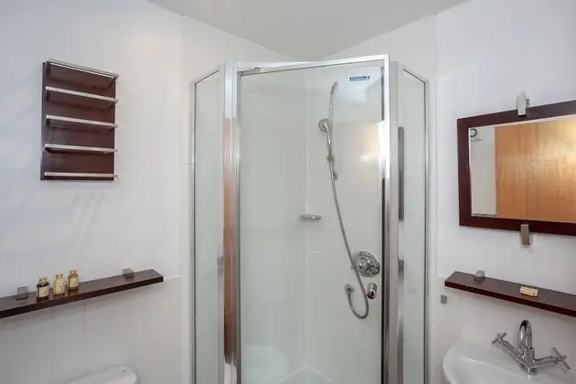 Classic Sıra Ev, 3 Yatak Odası, Balkon, Göl Kenarı