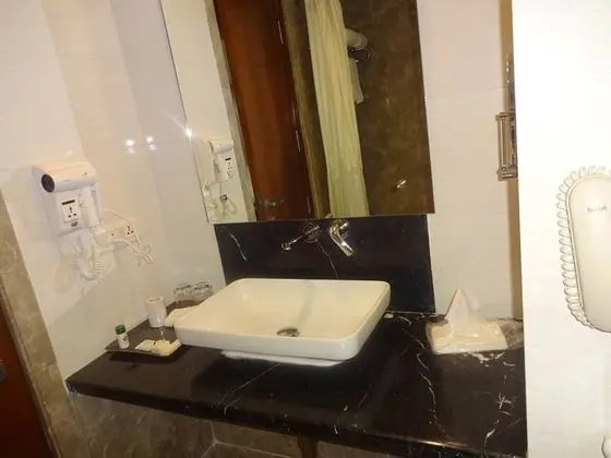 İki Ayrı Yataklı Oda, 1 Yatak Odası