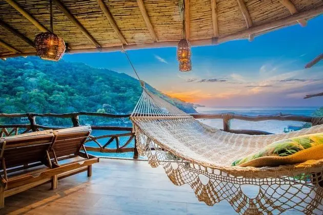 New Tower-Hawk Love Nest Ocean View