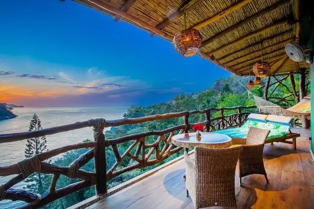 New Tower-Hawk Love Nest Ocean View