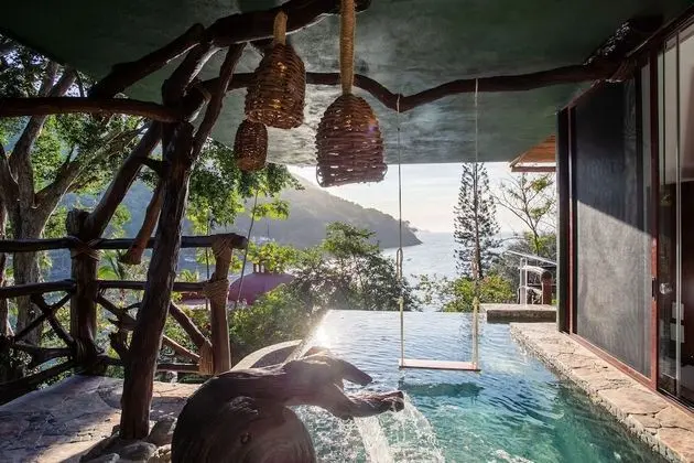 New Tower-Hummingbird Love Nest Ocean View