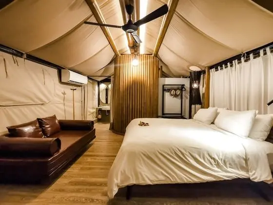 Deluxe Signature Tents