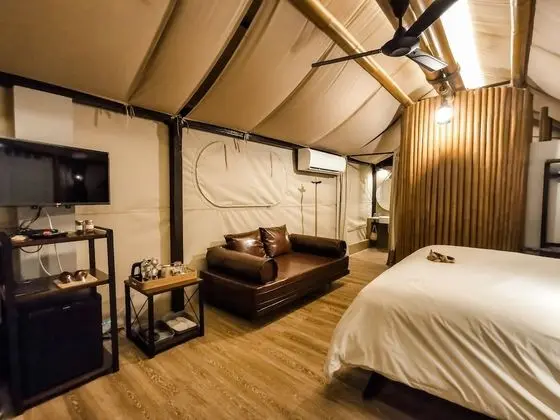 Deluxe Signature Tents