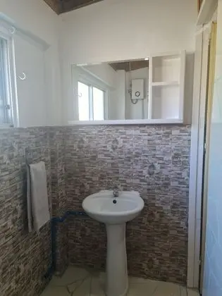 Basic Oda, Ortak Banyo (Hideaway, Balcony)