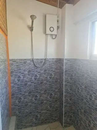 Basic Oda, Ortak Banyo (Hideaway, Balcony)