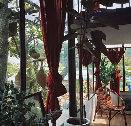 Ortak Ranzalı Oda, 1 Tek Kişilik Yatak