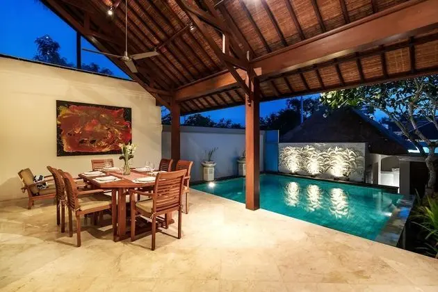 Villa, 3 Yatak Odası, Havuz Manzaralı