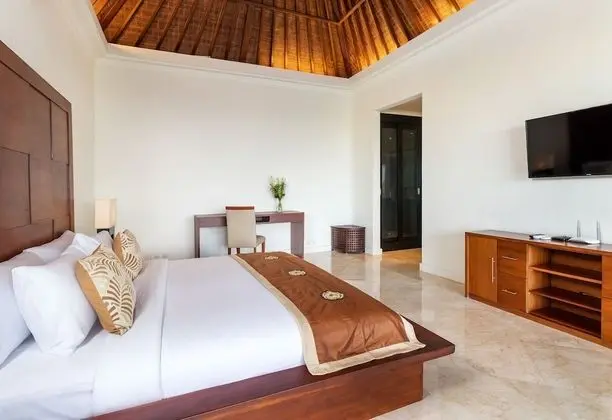 Villa, 3 Yatak Odası, Havuz Manzaralı