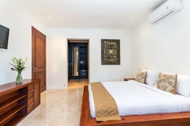 Villa, 3 Yatak Odası, Havuz Manzaralı