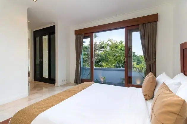 Villa, 3 Yatak Odası, Havuz Manzaralı