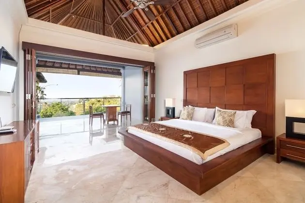 Villa, 3 Yatak Odası, Havuz Manzaralı