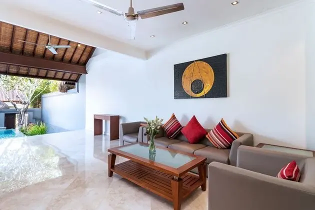 Villa, 3 Yatak Odası, Havuz Manzaralı