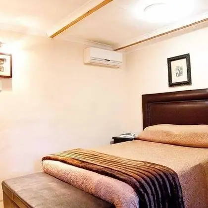 Tek Büyük Yataklı Oda