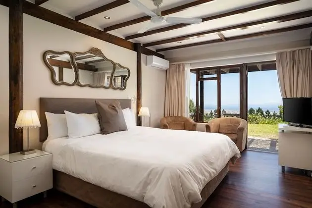 Luxury Oda