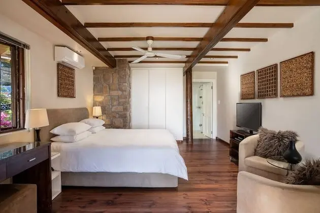 Luxury Oda