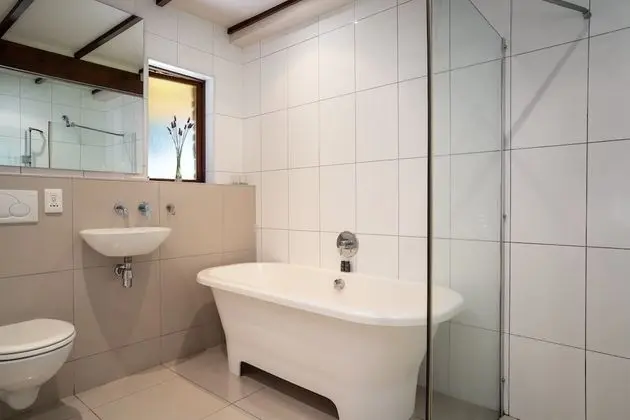 Luxury Oda