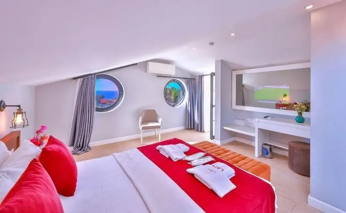 Çatı Katı Deluxe Oda,deniz Manzaralı,balkonlu