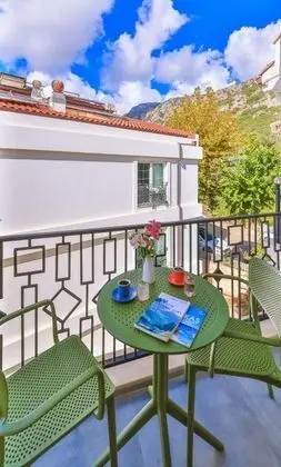 Standart Oda,manzarasız,fransız Balkonlu