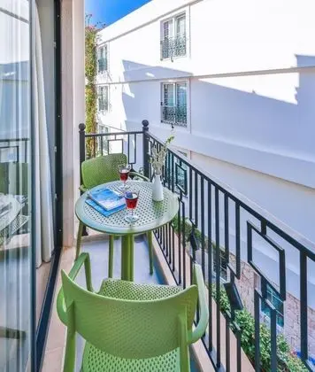 Standart Oda,manzarasız,fransız Balkonlu