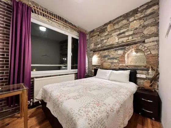 Ekonomik Stüdyo, Göl Manzaralı