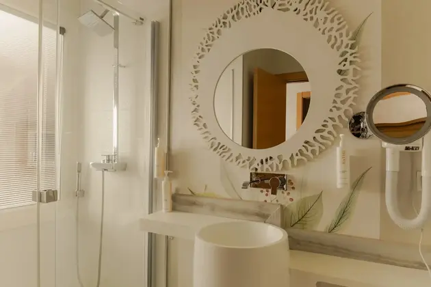 Deluxe Jakuzili Suite,Göl Manzaralı,Balkonlu