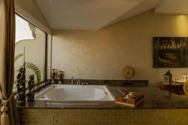Presidential Suite,Göl Manzaralı,Jakuzili