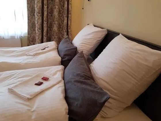Comfort Tek Büyük veya İki Ayrı Yataklı Oda