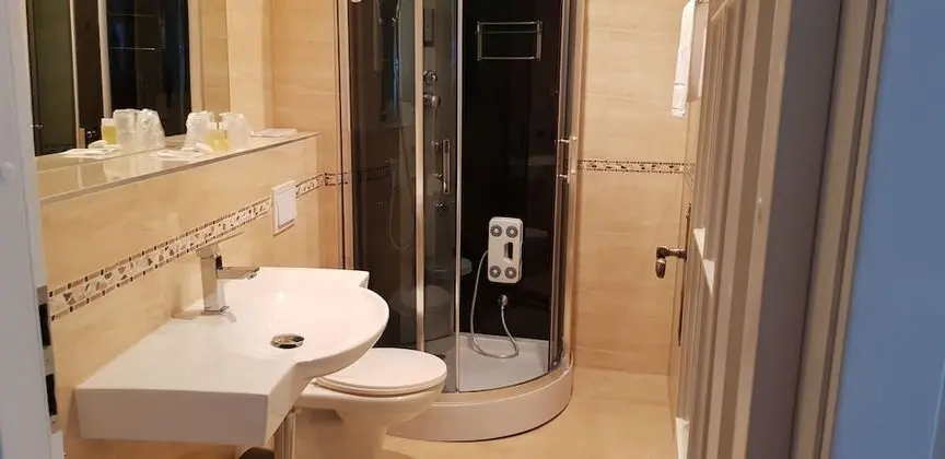 Comfort Tek Büyük veya İki Ayrı Yataklı Oda