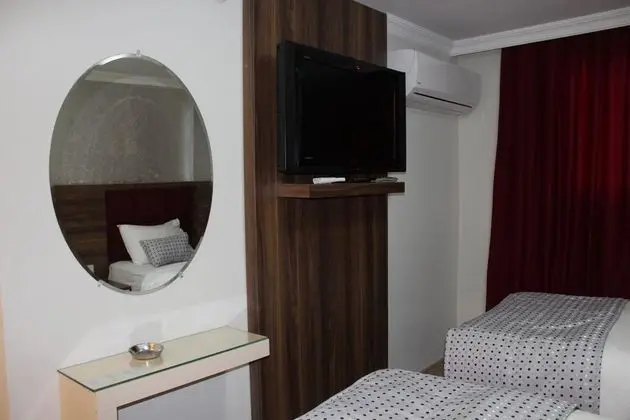 Çift Kişilik, Şehir Manzaralı