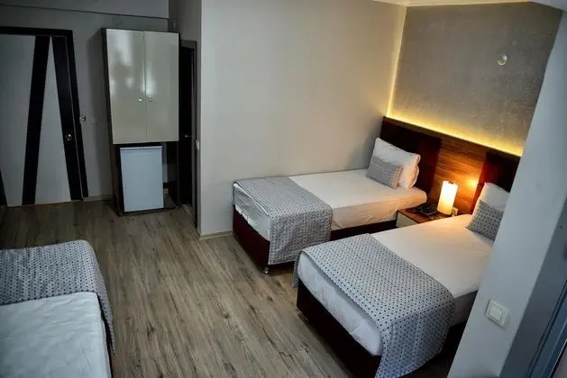 Triple, Şehir Manzaralı