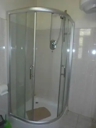 Basic Tek Büyük Yataklı Oda