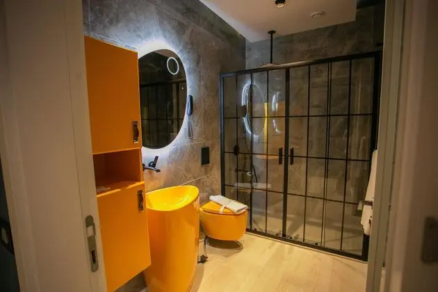https://images.etstur.com/imgproxy/resize/2560x1440/files/images/hotelImages/etsrooms/1043/Lalila_Blue_Suites_20250708090809_2.jpg