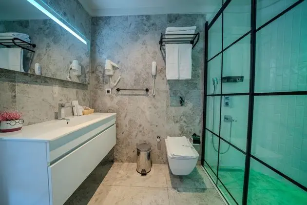 Swim Up Oda Banyo