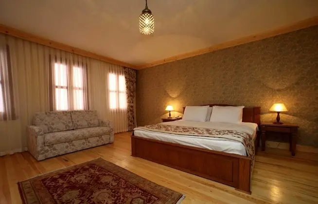 Deluxe Oda, 1 En Büyük (King) Boy Yatak ve Çekyat