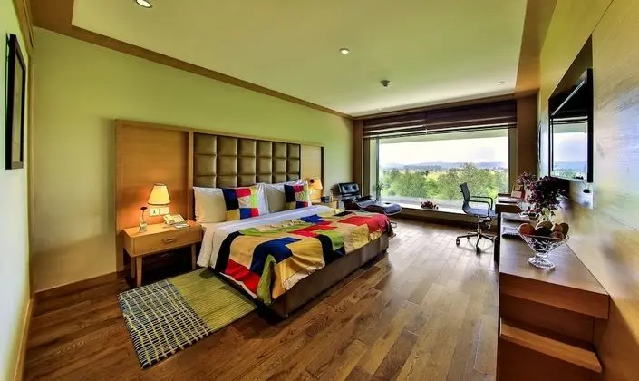 Luxury Oda