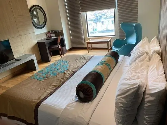 Deluxe Oda, 1 En Büyük (King) Boy Yatak