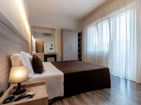 Superior Tek Büyük veya İki Ayrı Yataklı Oda