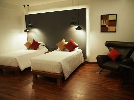Poolside View Access Bungalow Twin Bed