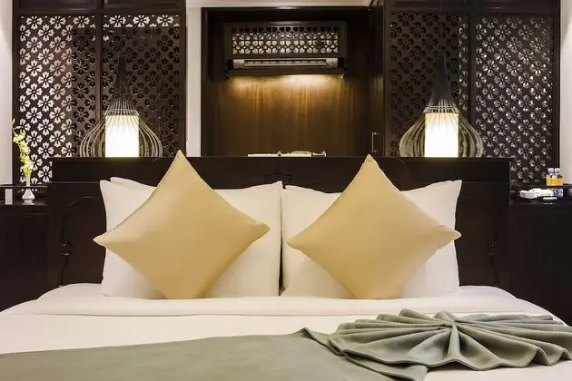 Luxury Tek Büyük Yataklı Oda, Balkon, Nehir Manzaralı