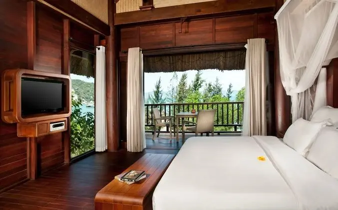 Hill Rock Pool villa