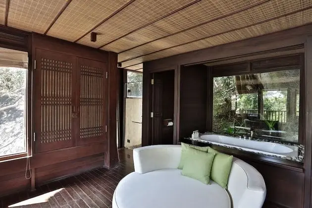 Hill Rock Pool villa