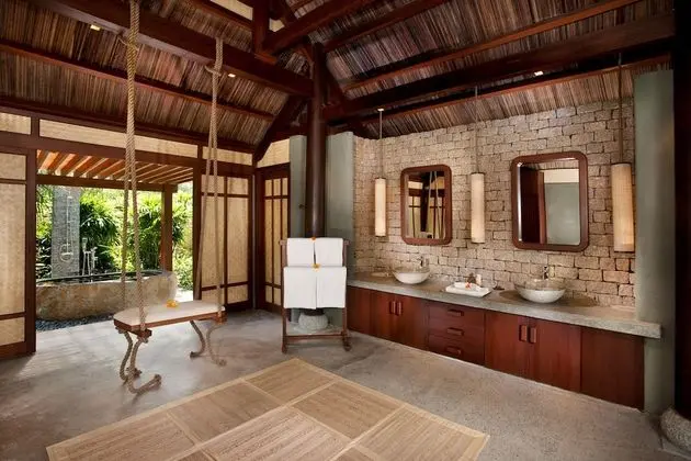 Villa (Lagoon Pool)