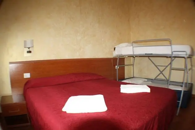 Standard Dört Kişilik Oda, Özel Banyo