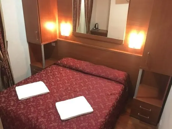 Standard Tek Büyük veya İki Ayrı Yataklı Oda, Özel Banyo