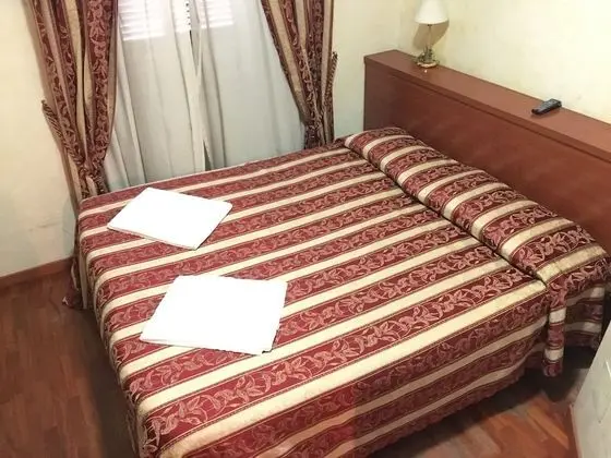 Standard Tek Büyük veya İki Ayrı Yataklı Oda, Özel Banyo