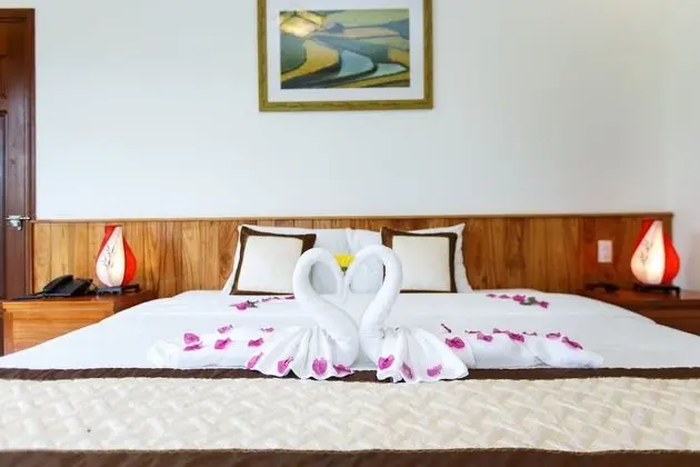 Deluxe Tek Büyük Yataklı Oda, 1 Yatak Odası, Balkon, Bahçe Manzaralı