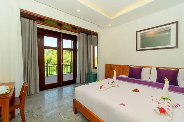Deluxe Tek Büyük Yataklı Oda, 1 Yatak Odası, Balkon, Bahçe Manzaralı