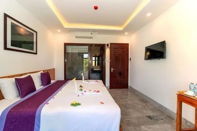 Deluxe Tek Büyük Yataklı Oda, 1 Yatak Odası, Balkon, Bahçe Manzaralı